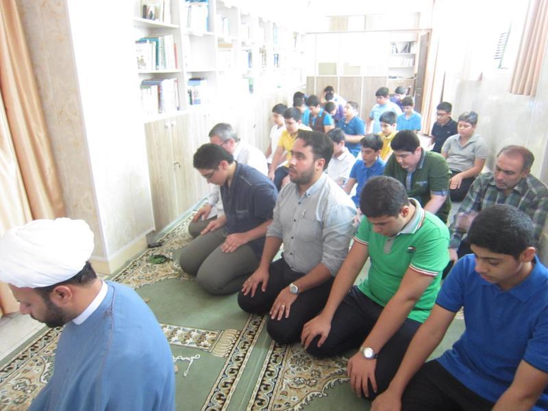 برگزاری نماز جماعت